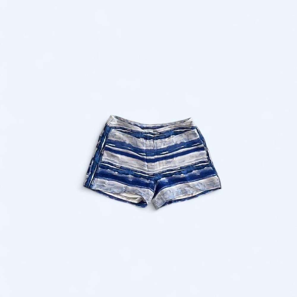 Silk blue white mini shorts size 4 by Tommy Bahama